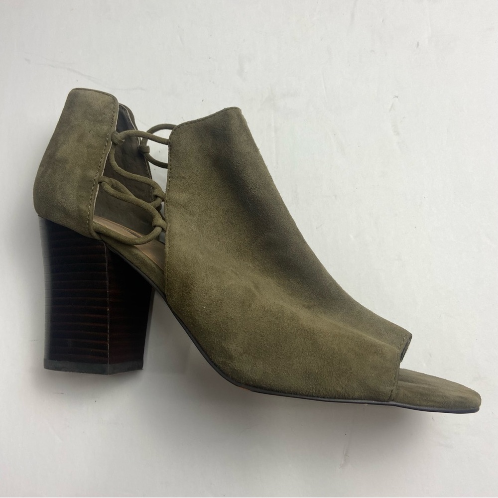 Tahari Women's Heels Green ankle Faux‎ suede Peep toe Slip on booties size 10